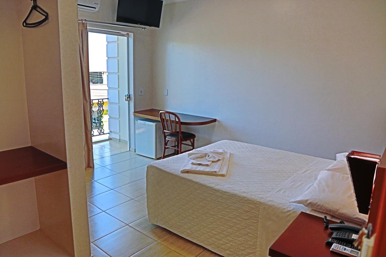 Dois Vizinhos Palace Hotel Экстерьер фото